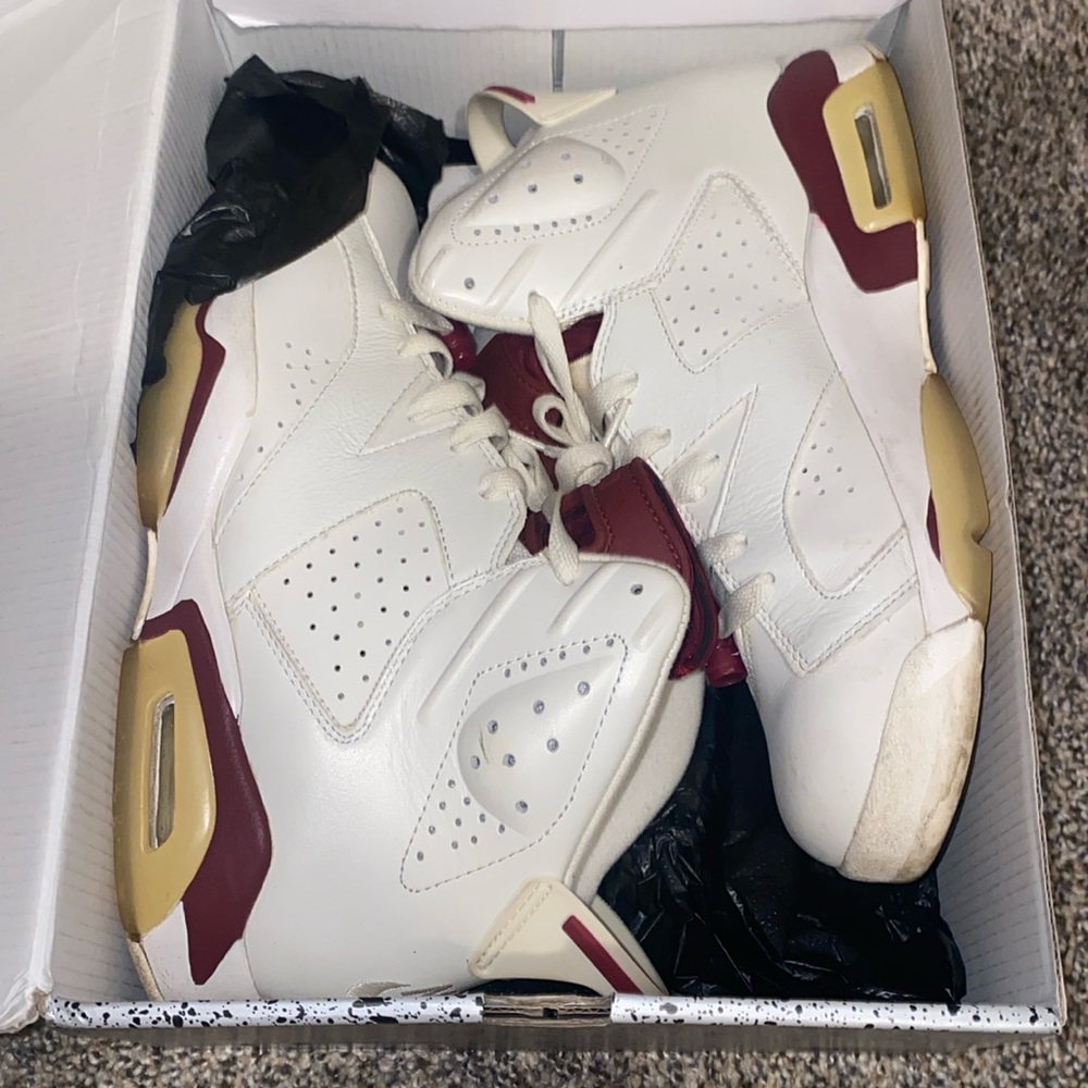 Jordan 6 Maroons